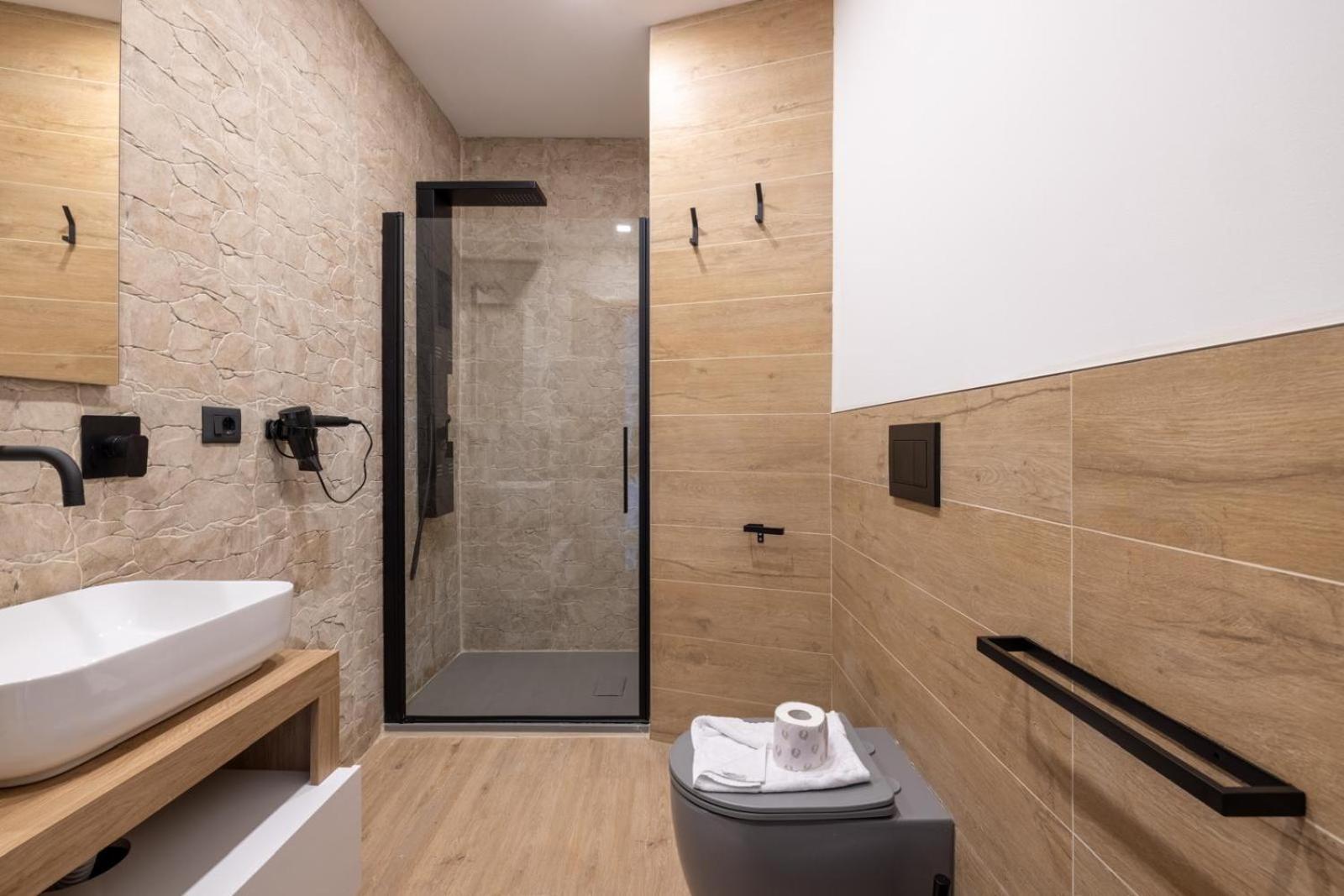 Gasthof Croma - *